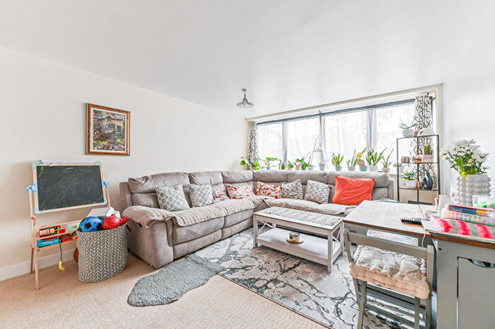 2 Bedroom Flat For Sale In Liberty Point, Croydon, CR0