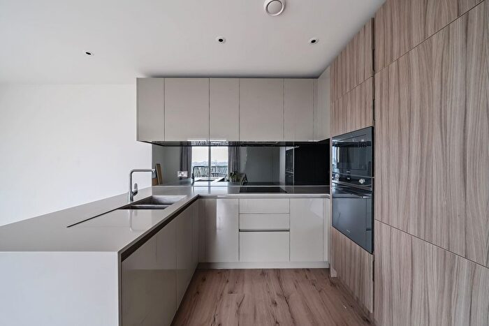 2 Bedroom Flat To Rent In High Street, London, N8