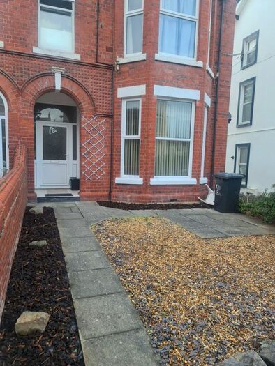 1 Bedroom Flat To Rent In Meirion Gardens, Colwyn Bay, LL29