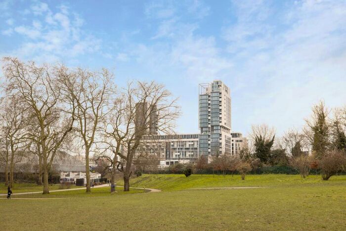 3 Bedroom Apartment To Rent In City North East Tower, London, N4