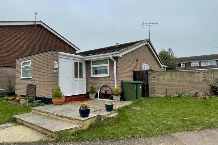 3 Bedroom Terraced Bungalow To Rent In Alfriston Close, Felpham PO22
