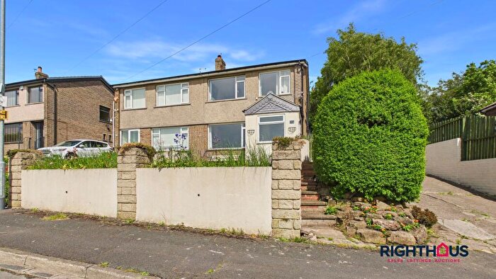 3 Bedroom Semi Detached House For Sale In Park Road, Low Moor, BD12