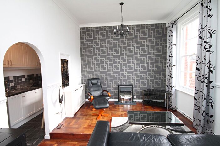 1 Bedroom Flat To Rent In Edge Lane, Grenoside, Sheffield, S6