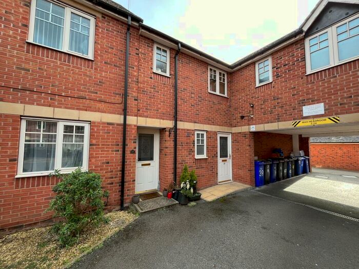 2 Bedroom Flat To Rent In Caroline Court, Burton-On-Trent, DE14