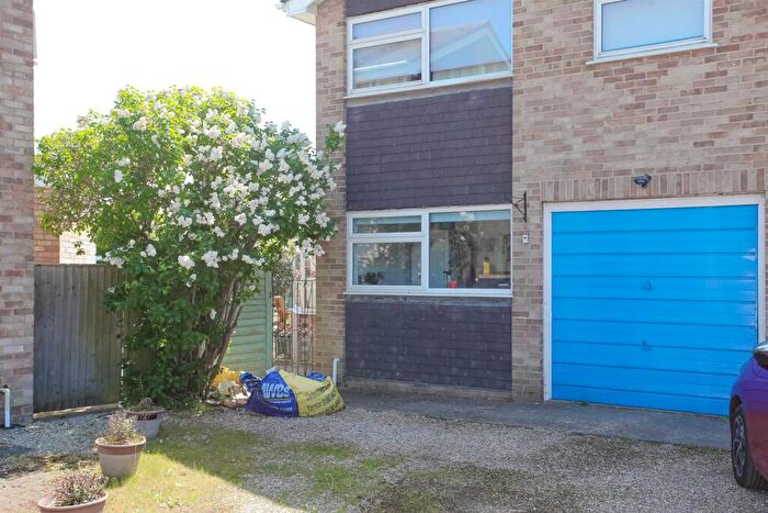 1 Bedroom Apartment To Rent In Begbroke Crescent, Begbroke, Kidlington, OX5