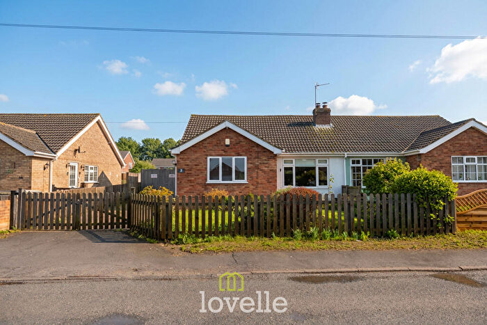 2 Bedroom Semi-Detached Bungalow For Sale In North Way, Fulstow, LN11