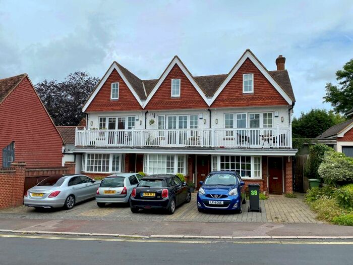 1 Bedroom End Of Terrace House To Rent In Church Road, Leatherhead, KT22