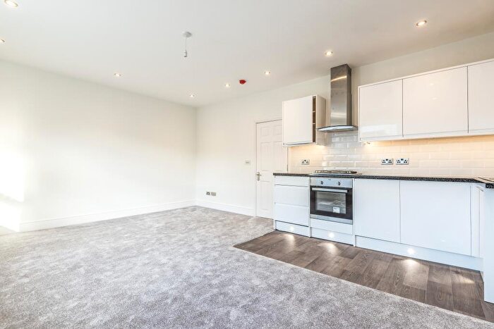 2 Bedroom Flat To Rent In Woking, Surrey, GU21