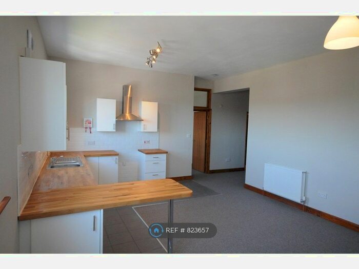 1 Bedroom Flat To Rent In Snape Drive, Oulton, NR32