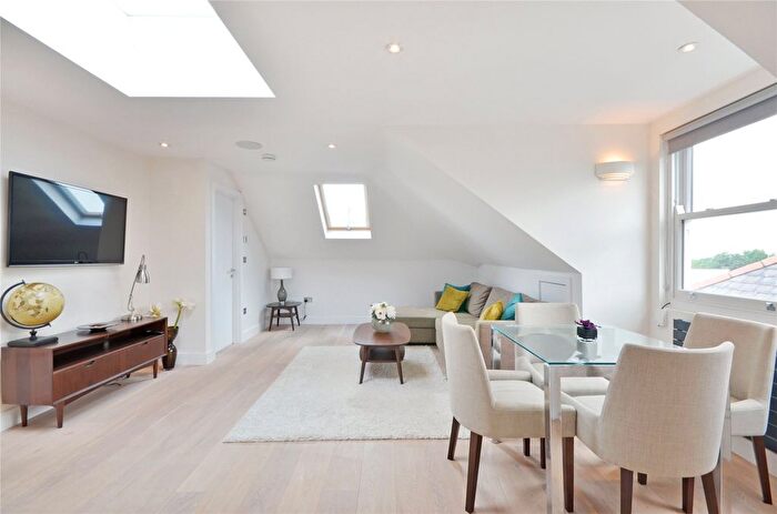 2 Bedroom Flat To Rent In Shoot Up Hill, Kilburn, NW2