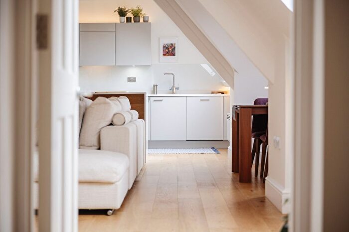 2 Bedroom Flat For Sale In The Galleries, Brentwood, CM14