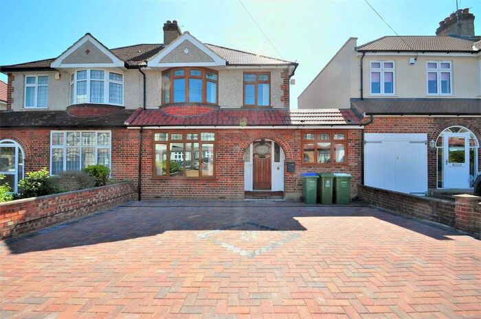 4 Bedroom Semi-Detached House To Rent In Maxwell Road, Welling, DA16