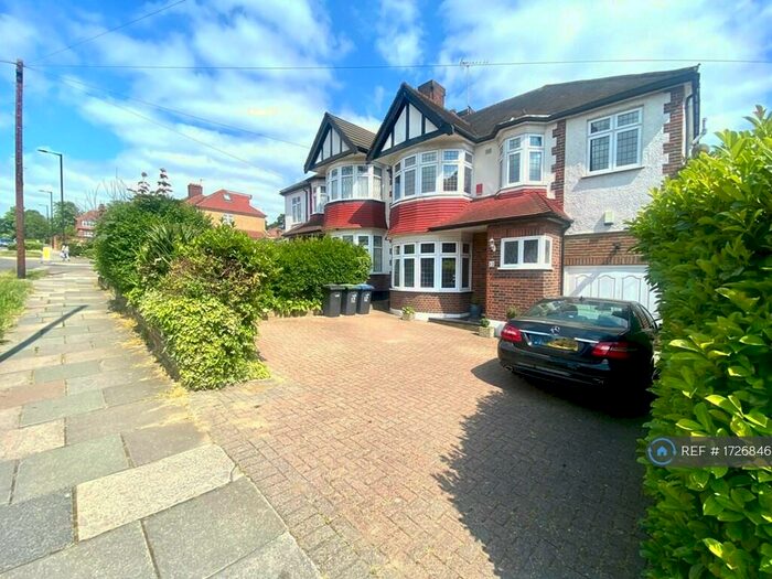 5 Bedroom Semi-Detached House To Rent In Wilmer Way, London, N14