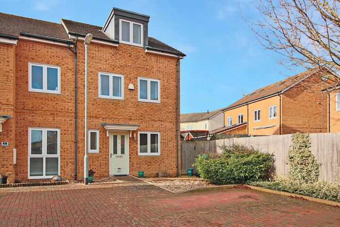 3 Bedroom Semi-Detached House To Rent In Greensleeves Drive, Aylesbury, Buckinghamshire, HP18