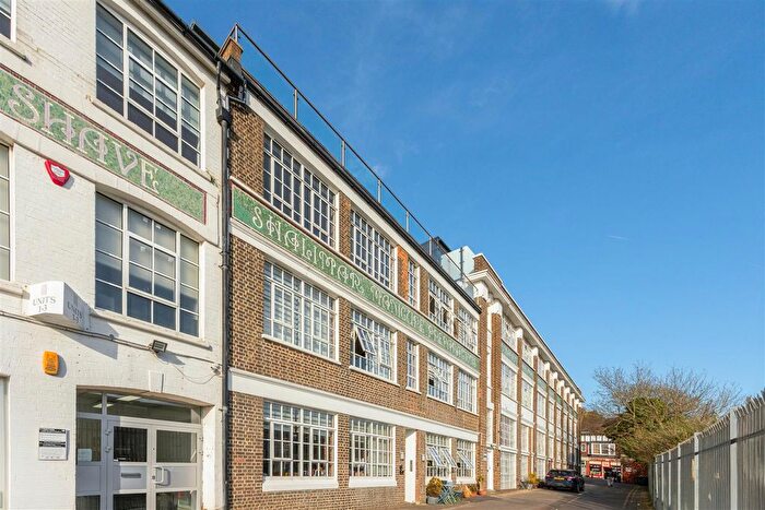 2 Bedroom Flat To Rent In Hove Park Villas, Hove, BN3