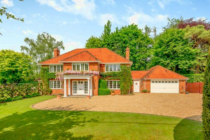 4 Bedroom Detached House For Sale In Weston Patrick, Basingstoke, RG25