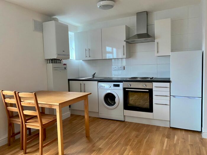 Studio To Rent In Tollington Park, Finsbury Park, N4
