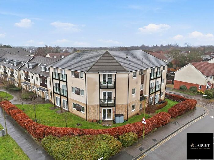 2 Bedroom Flat For Sale In The Cedars, Broxbourne, EN10