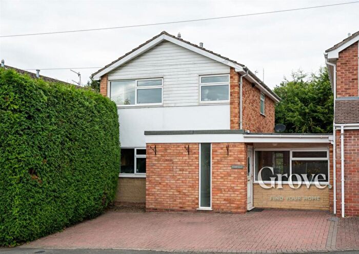 3 Bedroom Link Detached House For Sale In Lodge Close, Bewdley, DY12