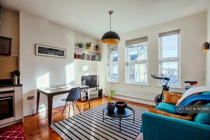 1 Bedroom Flat To Rent In Lysias Road, London, SW12