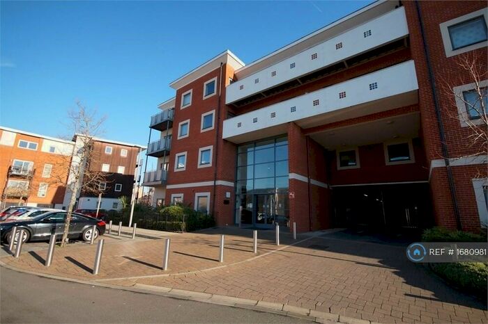 2 Bedroom Flat To Rent In Heron House, Reading, RG2