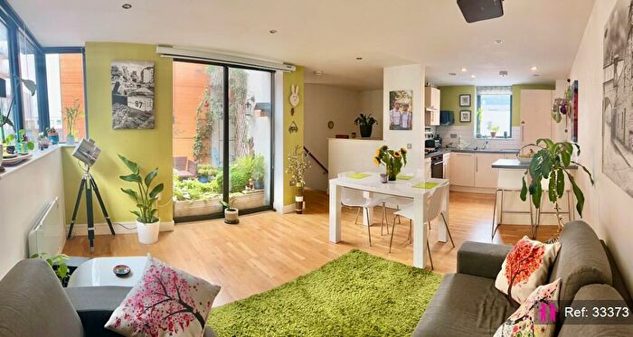2 Bedroom Duplex For Sale In Advent Way, Manchester, M4
