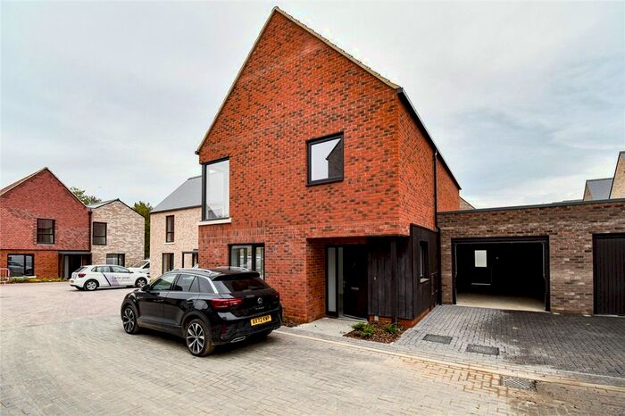 4 Bedroom Detached House To Rent In Walnut Court, Cambridge, CB5