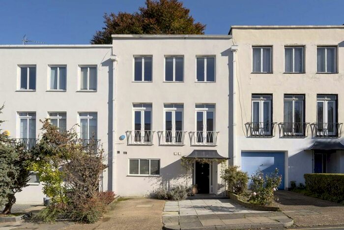 4 Bedroom Terraced House To Rent In Highgate Close, Highgate, N6