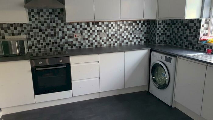 3 Bedroom Town House To Rent In Welton Gardens, Bulwell, Nottingham, NG6