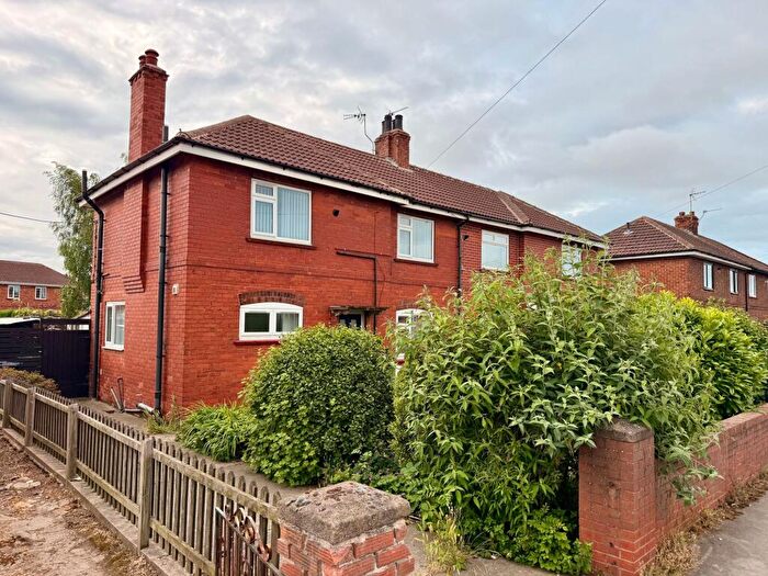3 Bedroom Semi-Detached House For Sale In Droversdale Road, Bircotes, DN11