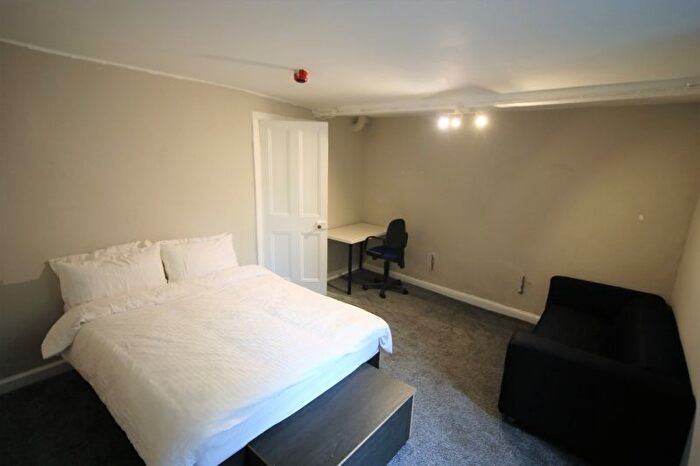 1 Bedroom Flat To Rent In Melville Place, Woodhouse, Leeds, LS6
