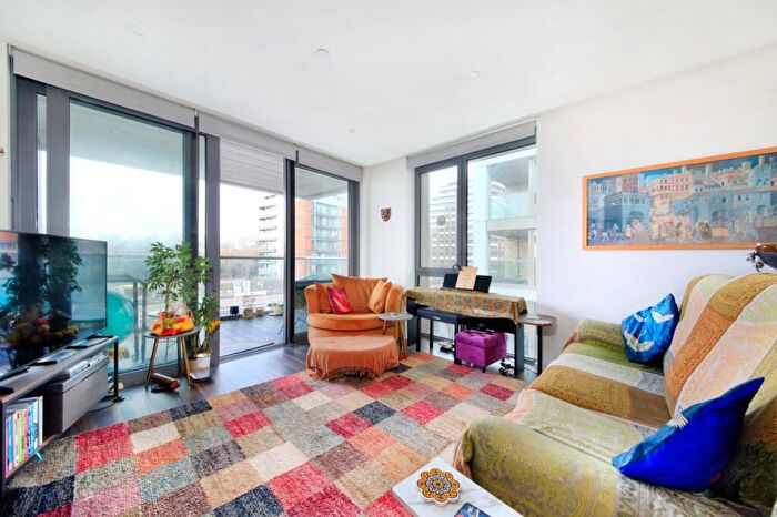 2 Bedroom Flat For Sale In Huntington House, Palmer Road, SW11