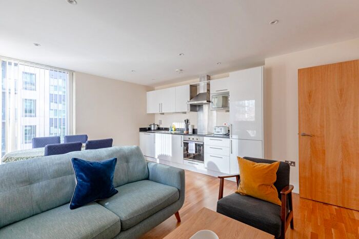 2 Bedroom Flat To Rent In Millharbour, London ., E14