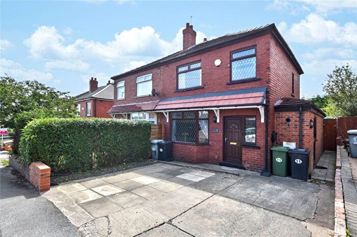 3 Bedroom Semi-Detached House For Sale In Thirlmere Drive, West Ardsley, Wakefield, Leeds, WF3