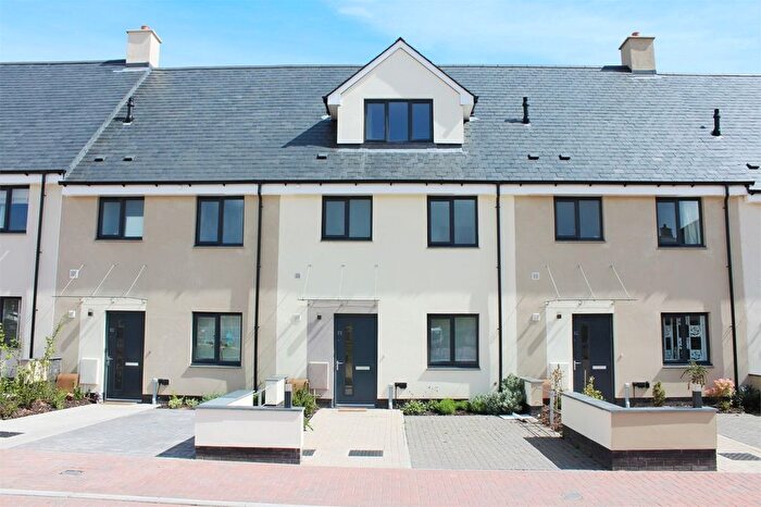 4 Bedroom Terraced House To Rent In Kings Square, Taunton, TA1