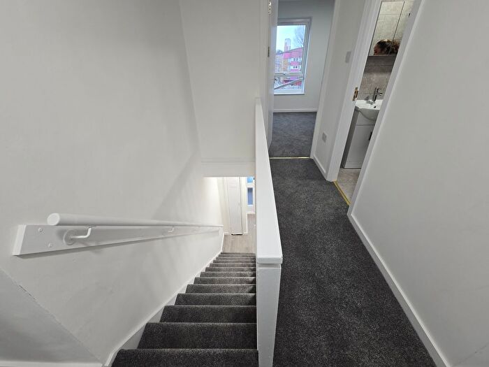 5 Bedroom Flat To Rent In Sharratt Street, Bermondsey, SE15