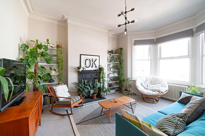 3 Bedroom Flat For Sale In Warwick Road, Margate, CT9 - Photo 3