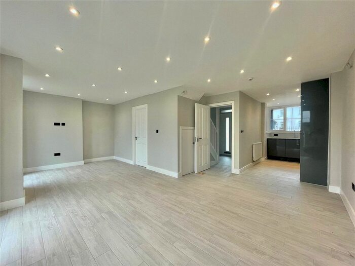 5 Bedroom Detached House To Rent In Sparrows Wick, Sparrows Herne, Bushey, Hertfordshire, WD23