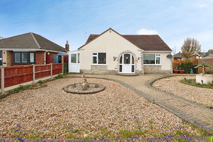 3 Bedroom Bungalow For Sale In Plassey Crescent, Bournemouth, Dorset, BH10