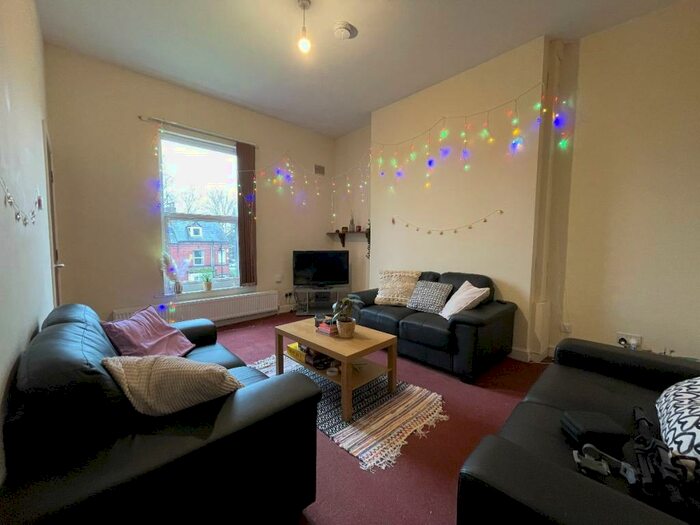 4 Bedroom Semi-Detached House To Rent In Wilkinson Street, S10