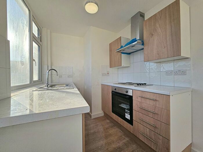 2 Bedroom Flat To Rent In Old Kent Road, London, SE1