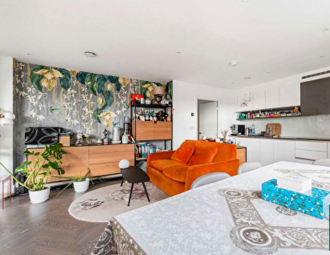 2 Bedroom Flat To Rent In Sterling Way, N7