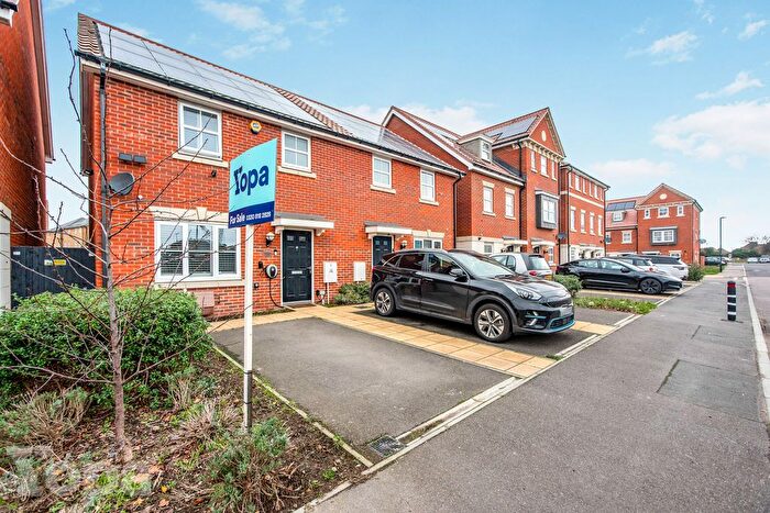 3 Bedroom Semi Detached House For Sale In Richmer Road, Erith, DA8