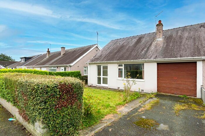 3 Bedroom Bungalow For Sale In Ffordd Cynan, Bangor, Gwynedd, LL57
