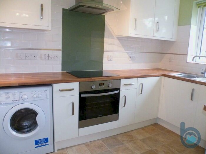 2 Bedroom Flat To Rent In Amanda Court, Peterborough, Cambridgeshire, PE3