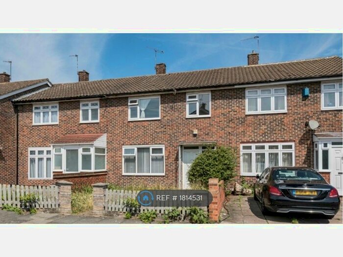3 Bedroom Terraced House To Rent In Edington Road, London, SE2