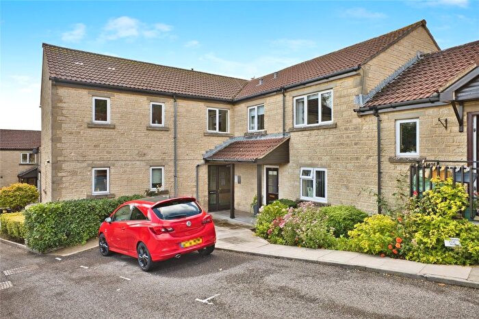 1 Bedroom Flat For Sale In Wyvern Court, Crewkerne, TA18