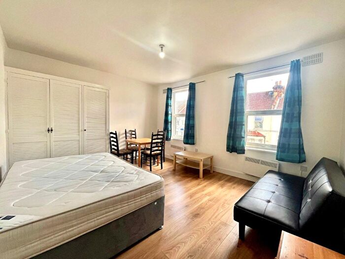 1 Bedroom Flat To Rent In Cecil Road, Hounslow, TW3