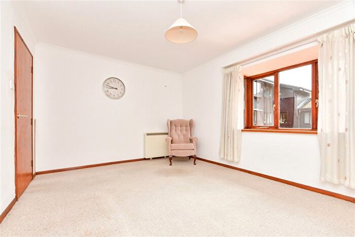 1 Bedroom Flat For Sale In Montargis Way, Crowborough, East Sussex, TN6