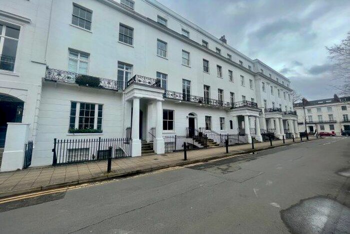 1 Bedroom Flat To Rent In Clarendon Square, Leamington Spa, CV32